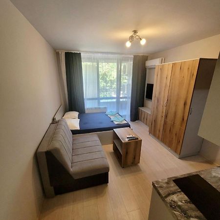 Smart Studios Sofia Luaran gambar