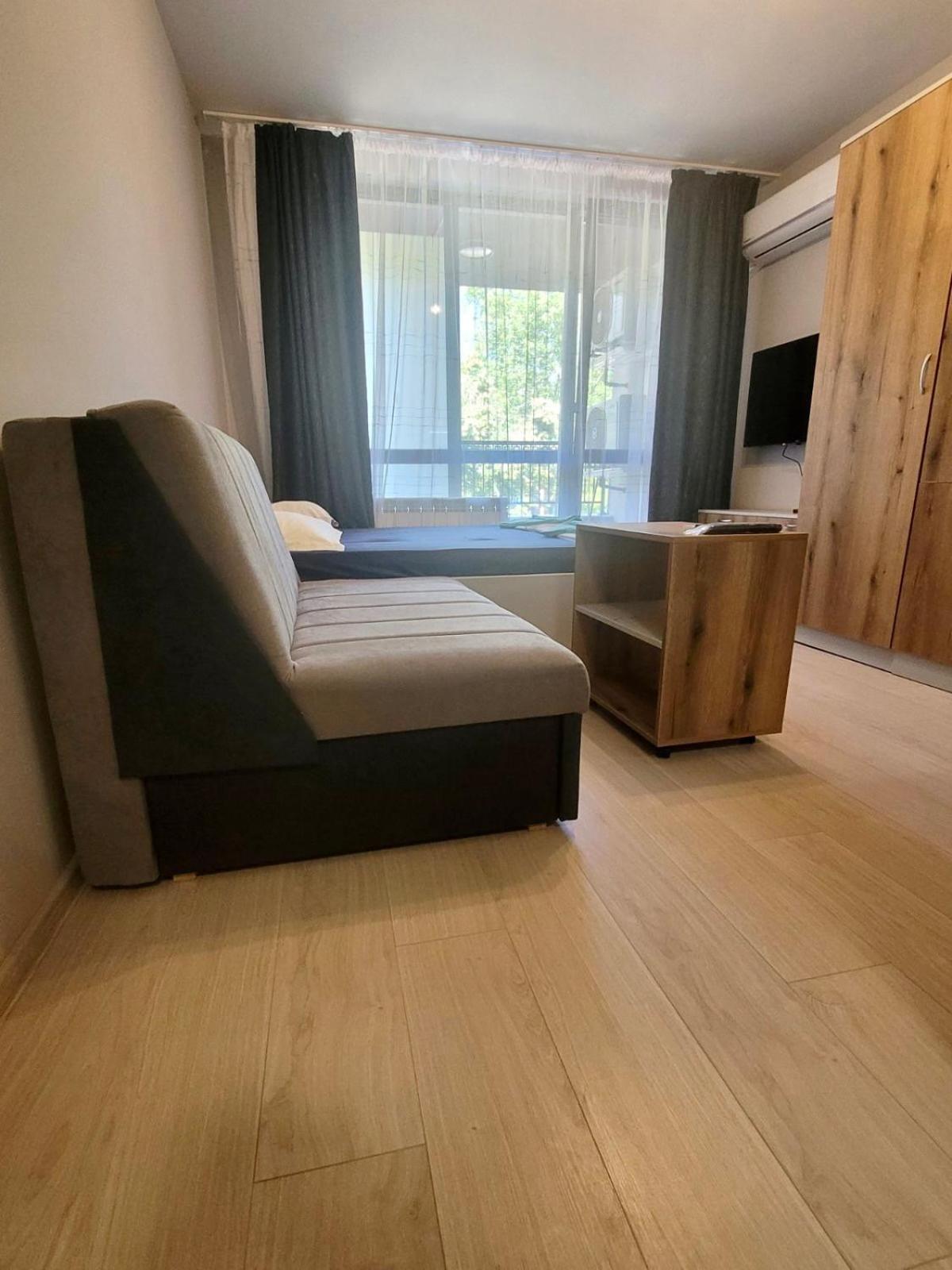 Smart Studios Sofia Luaran gambar